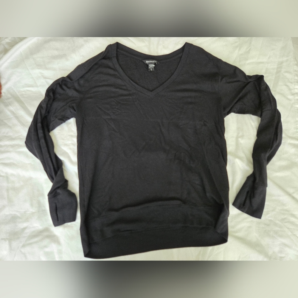 Athleta L Black V Neck Long Sleeve Knit Top With Thumb Holes